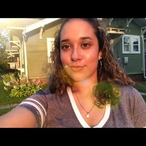 Meet your Posher, Alyssa